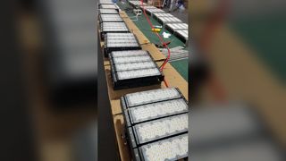 Pencahayaan Stadion LED CREE 1750W IP66 dengan Output 120000lm untuk Arena Luar Ruangan dan Banjir L