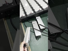 Perlindungan IP65 Lampu Jalan Luar Ruangan LED Berkinerja Tinggi Desain Braket yang Dapat Disesuaikan
