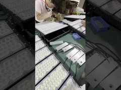 Lampu Jalan LED Luar Ruangan Perkotaan Modern Lampu Jalan Efisiensi Tinggi Tahan Air