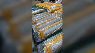 IP65 Tahan Air Ra80 CRI LED Lampu Linier Tahan Ledakan dengan Pendingin Sirip Die-cast untuk Lo Berbahaya