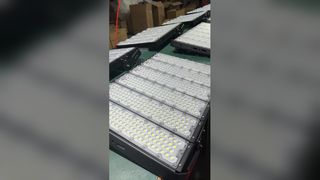 Perkenalkan Lampu Banjir LED IP66 Hemat Energi Ideal untuk Pertanian, Terowongan, dan Lapangan Untuk Anda