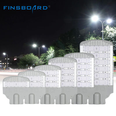 IP65 Waterproof High Transmittance Die-casting Aluminium LED Street Light untuk Lingkungan Luar