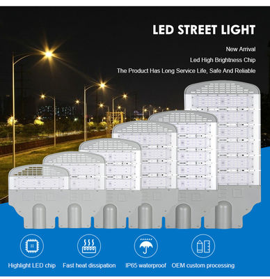 Lampu Jalan LED Tahan Air IP65 dengan Rumah Paduan Aluminium dan Efisiensi 130 lm/W untuk Penggunaan Luar Ruangan