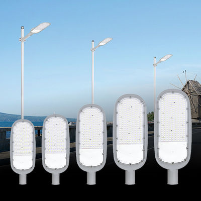 Lampu Jalan LED Efisiensi Tinggi dengan Rumah Aluminium Die-Cast Tahan Air IP66 dan Efisiensi 120lm/w untuk Rentang Tegangan AC85-265V
