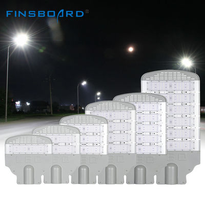 IP65 Waterproof LED Street Light dengan SMD3030 LED dan 130-140LM/W Efisiensi untuk Pencahayaan Luar